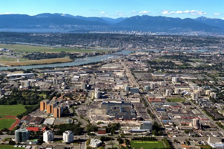 Richmond neighbourhood homes and streetscape